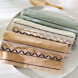 4 Pack 14 x 30 Inch 100% Cotton Face Towels, Cotton Hand Towels, with Print Super Soft and Highly Absorbent for Bathroom, Suitable for Wiping Pet Hair