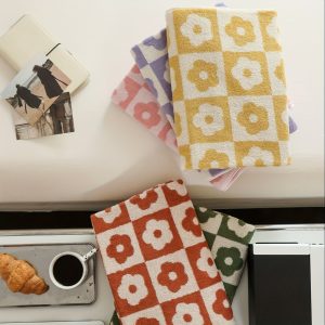 1-piece Set Of Romantic Checkered Flower Series Towels, Multi-color Face Towels, Household Absorbent Face Towels Suitable For Kitchens, Bathrooms, And Toilets